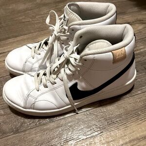 White Nike Air Force